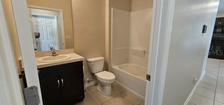 Image 18 of 37 For 7401 Lenox Circle