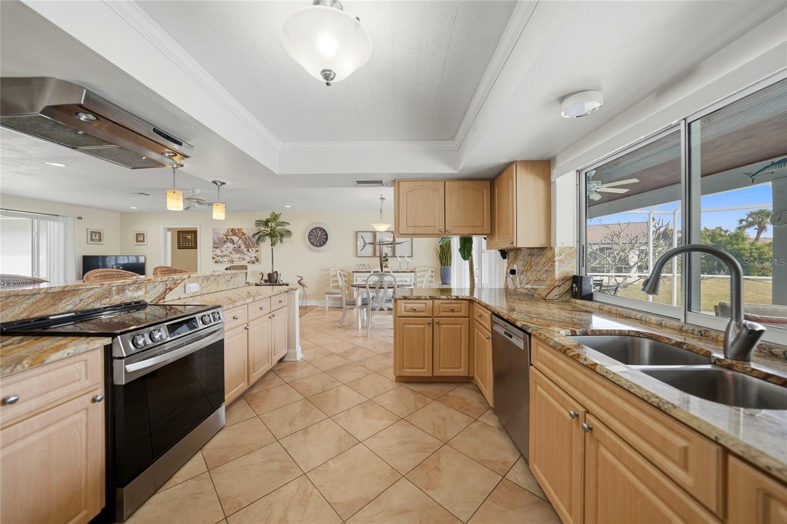 Image 10 of 39 For 200 Venezia Court