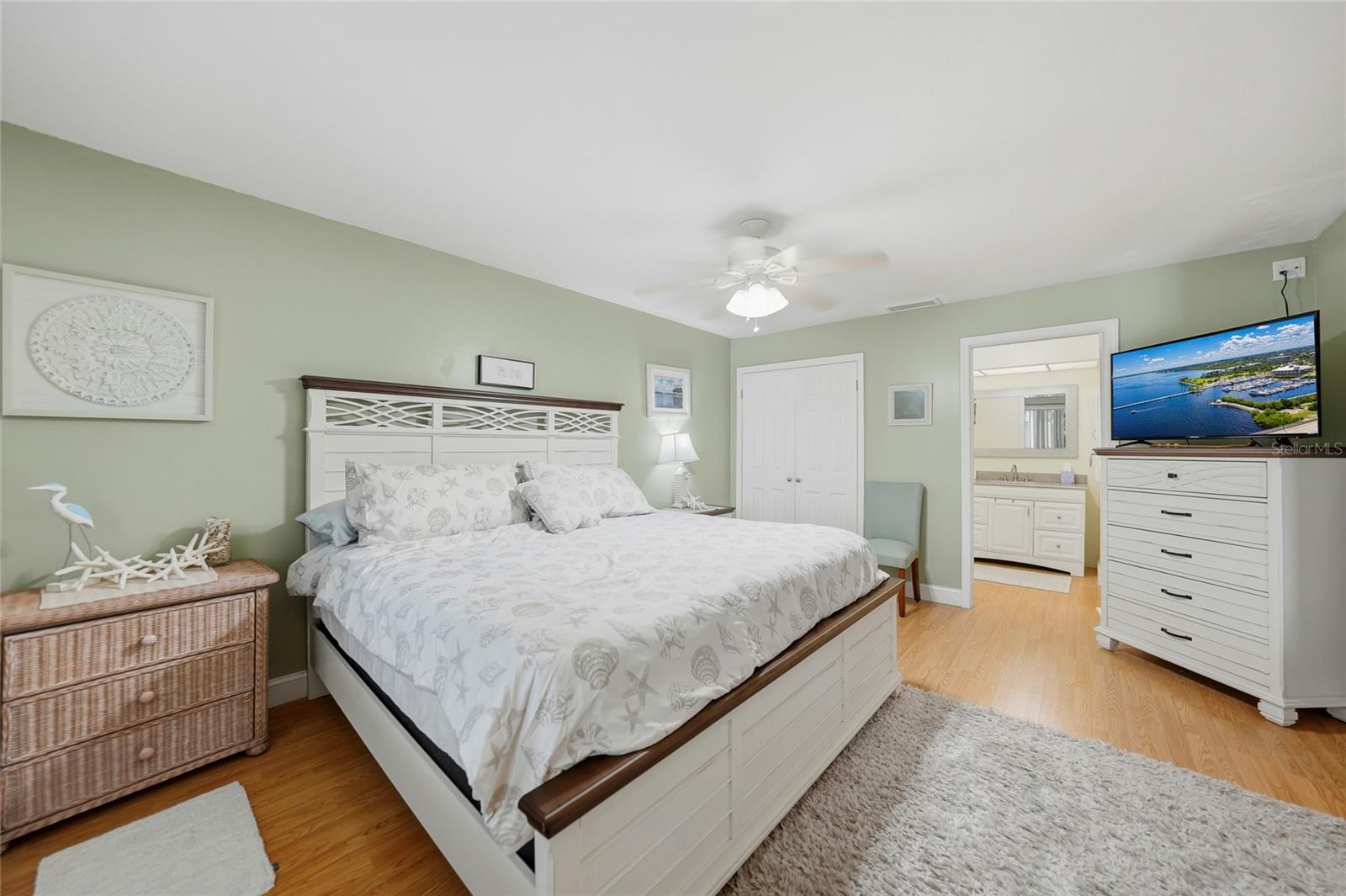 Image 19 of 39 For 200 Venezia Court