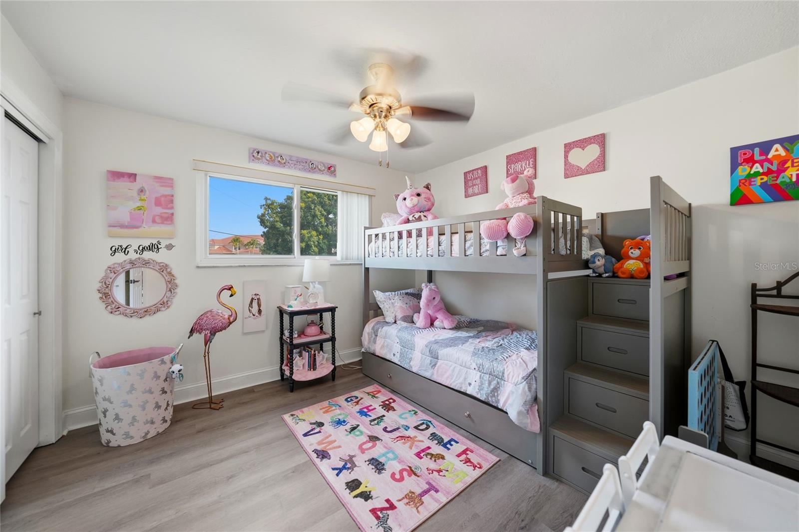 Image 22 of 39 For 200 Venezia Court