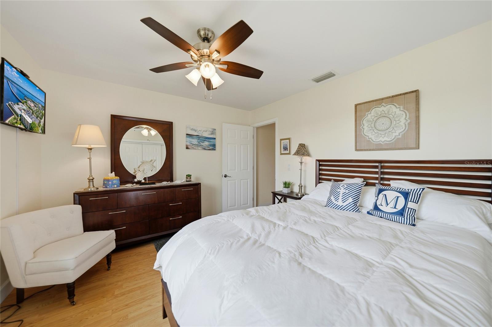 Image 27 of 39 For 200 Venezia Court