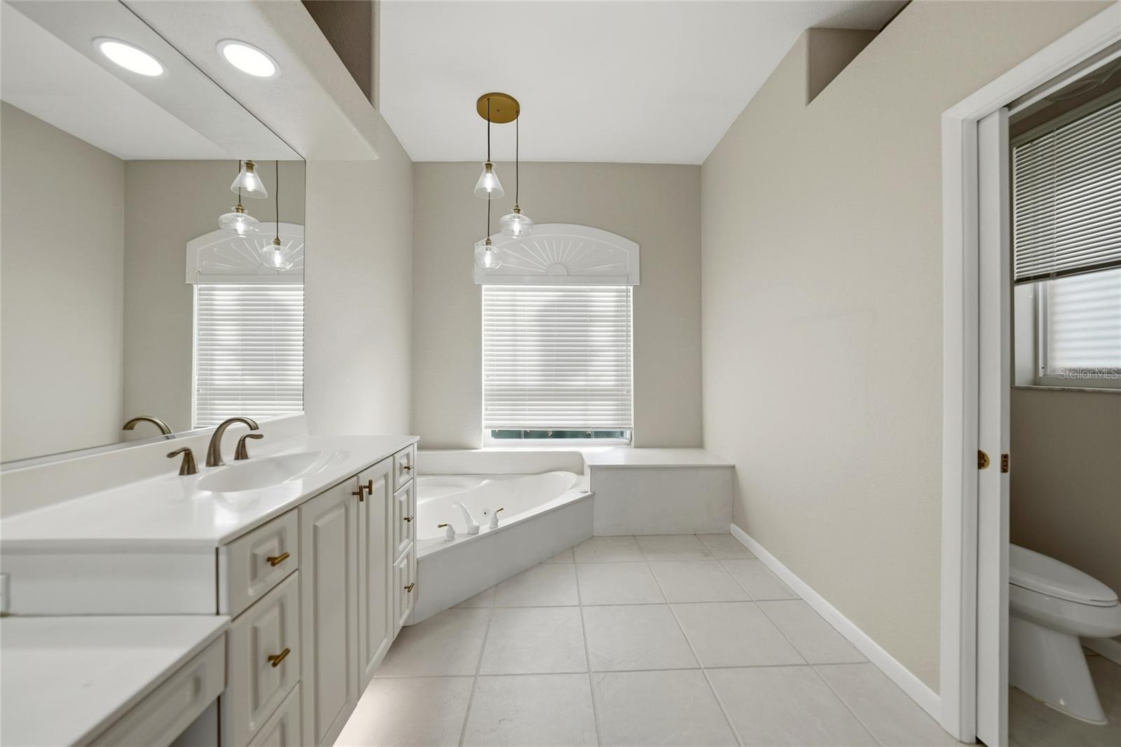 Image 20 of 35 For 402 Madrid Boulevard