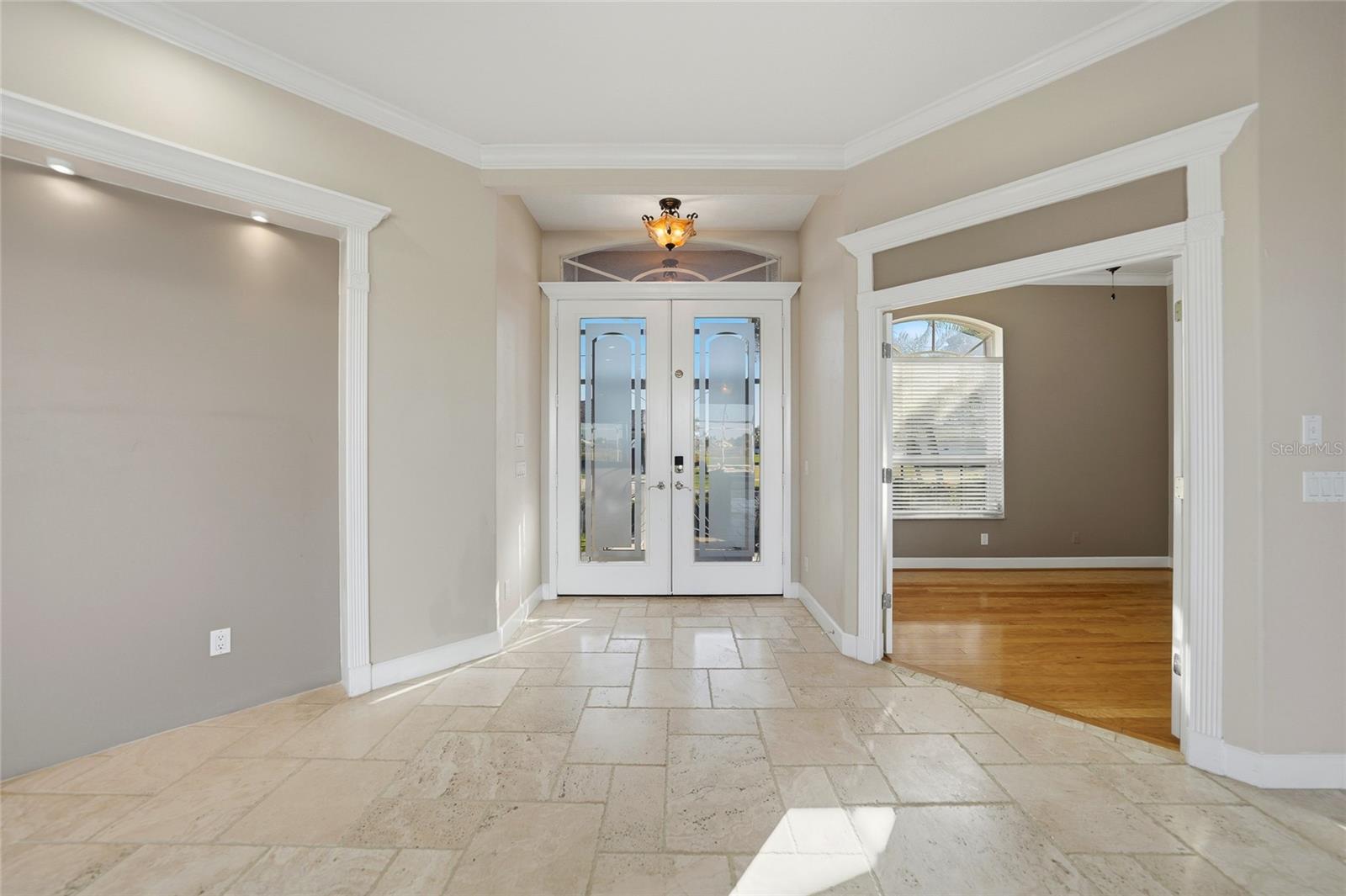 Image 5 of 35 For 402 Madrid Boulevard