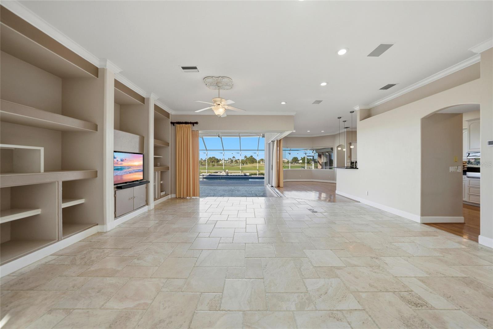 Image 8 of 35 For 402 Madrid Boulevard