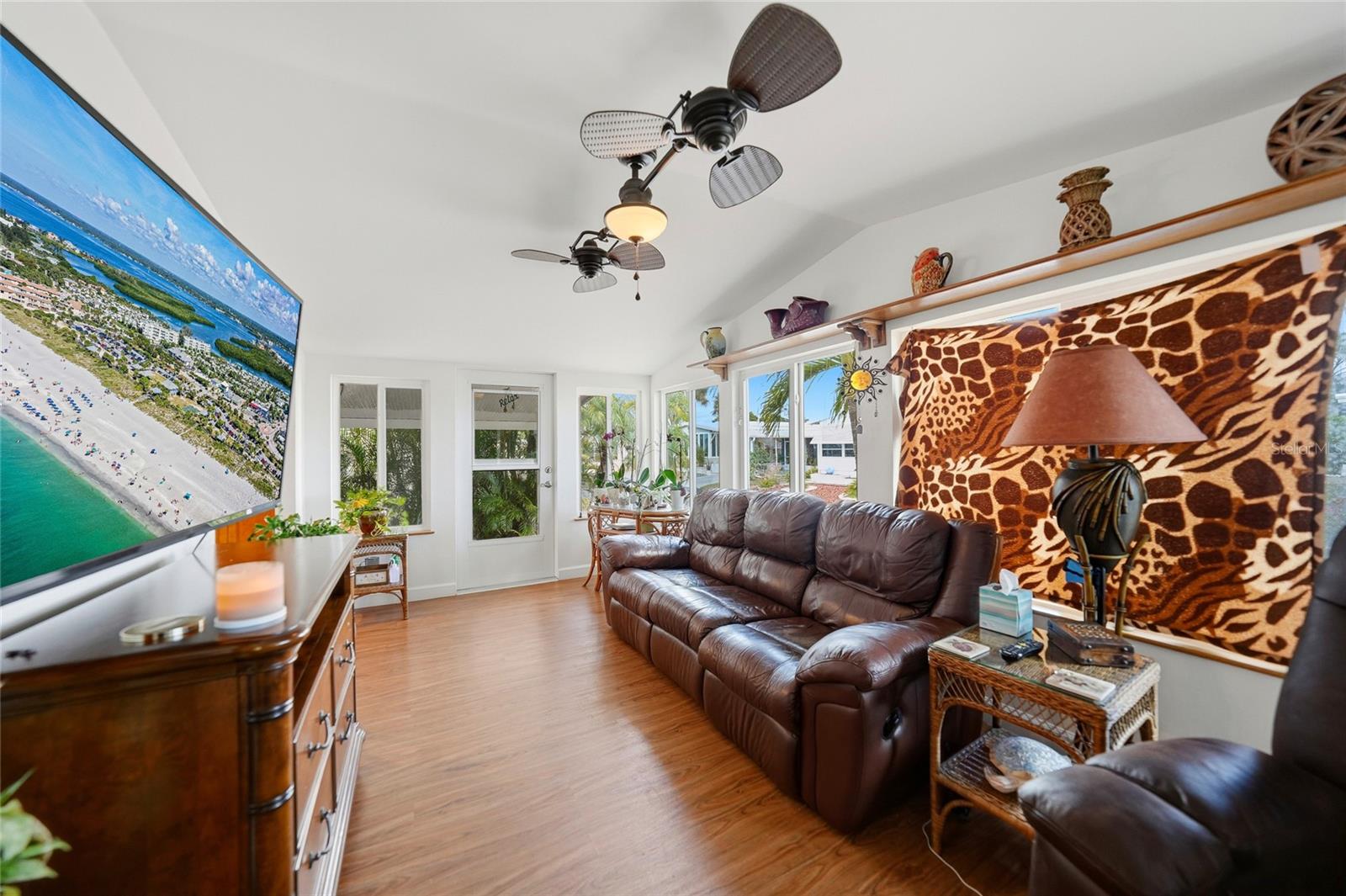 Image 6 of 32 For 19 Del Prado Drive