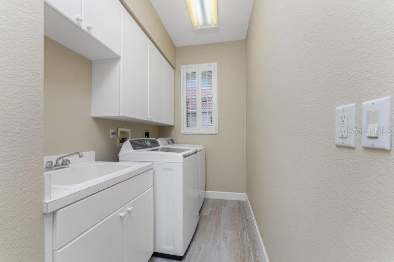 Image 13 of 31 For 1030 Via Formia