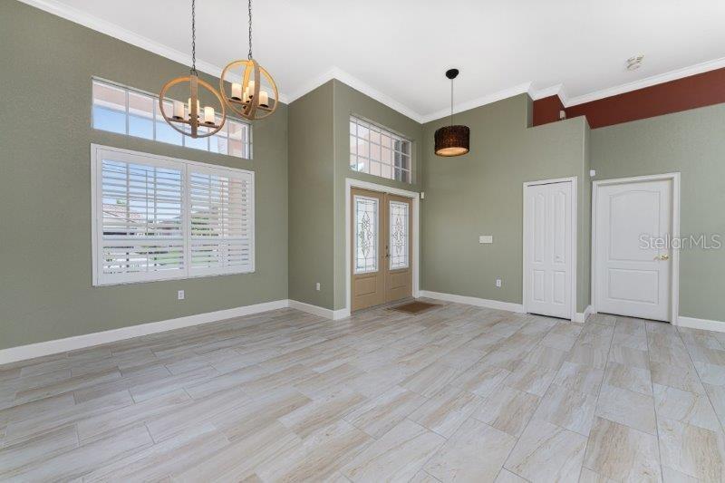 Image 5 of 31 For 1030 Via Formia