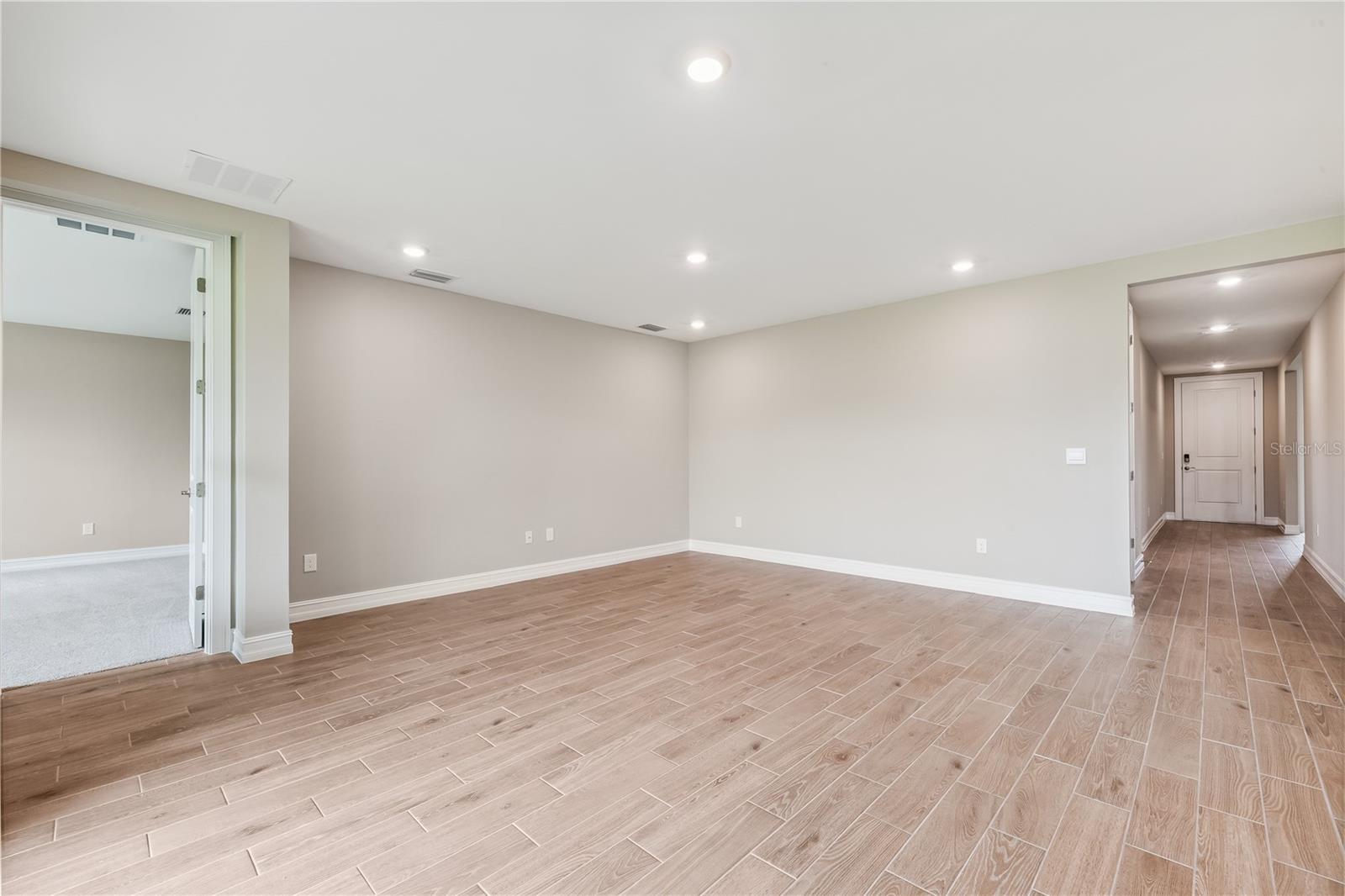 Image 3 of 18 For 25230 Cadiz Drive