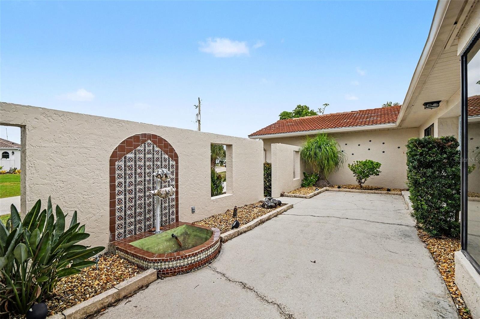 Image 4 of 35 For 1318 San Mateo Drive