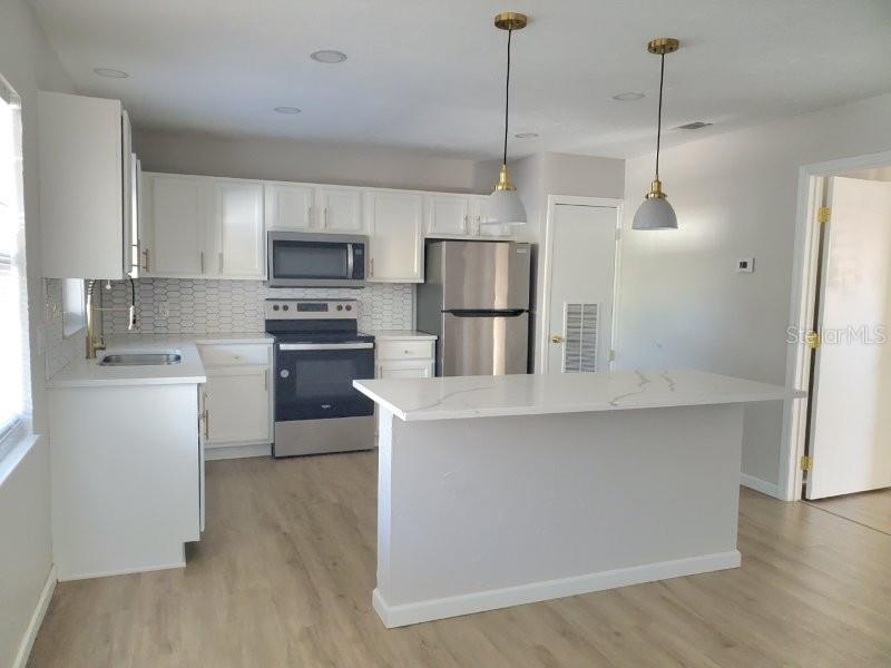 Image 4 of 25 For 4390 Sibley Bay Street J-d