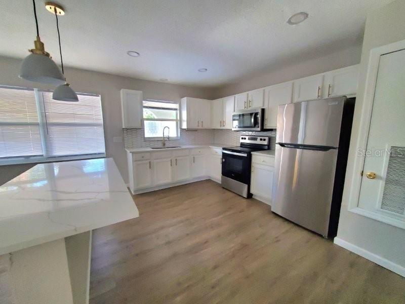 Image 8 of 25 For 4390 Sibley Bay Street J-d