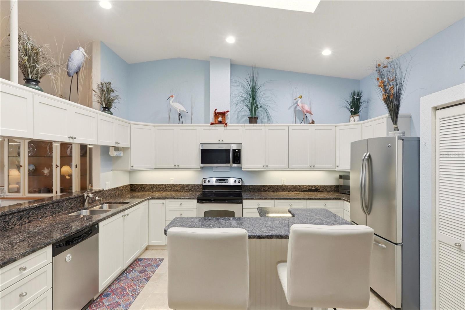 Listing photo id 12 for 1780 Deborah Drive 22