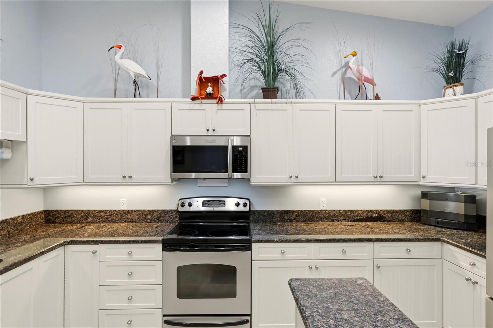 Listing photo id 13 for 1780 Deborah Drive 22