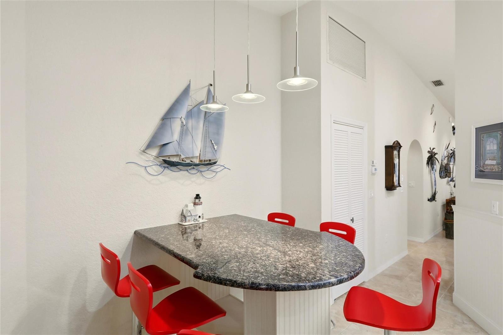 Listing photo id 14 for 1780 Deborah Drive 22