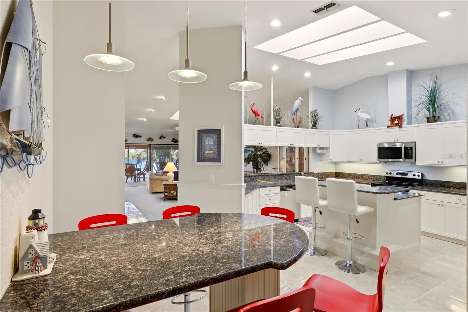 Listing photo id 15 for 1780 Deborah Drive 22