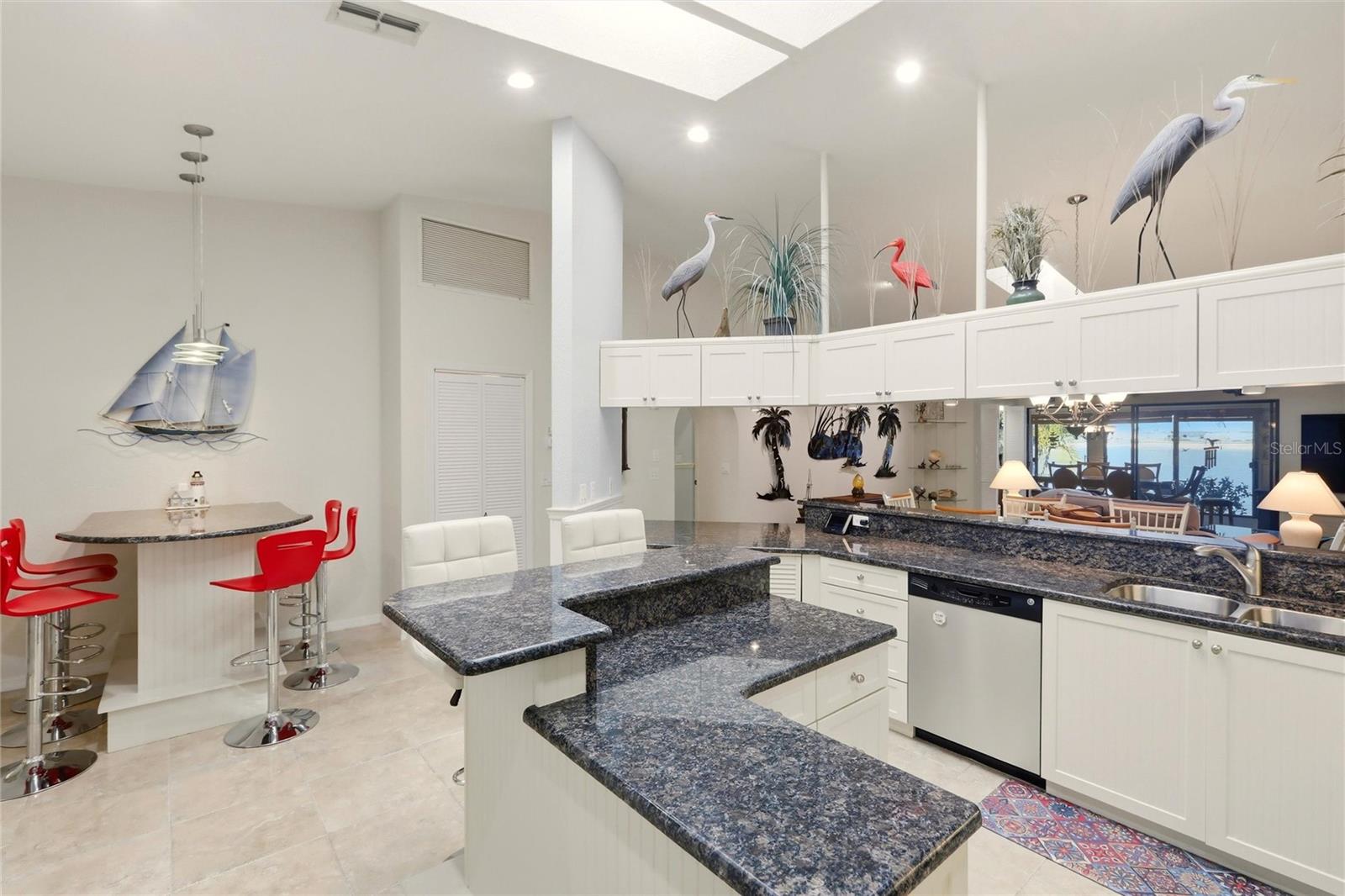 Listing photo id 16 for 1780 Deborah Drive 22