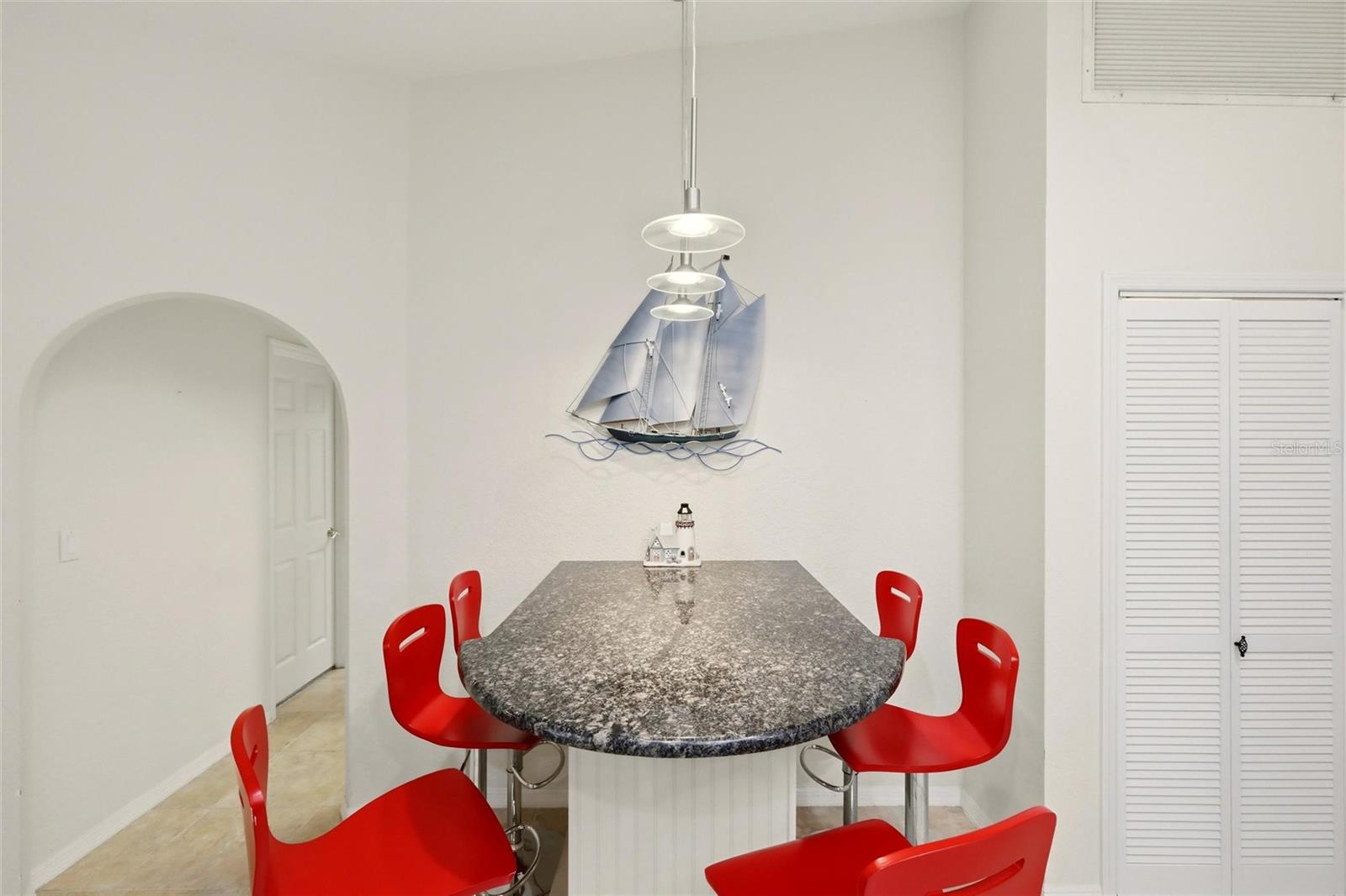 Listing photo id 17 for 1780 Deborah Drive 22