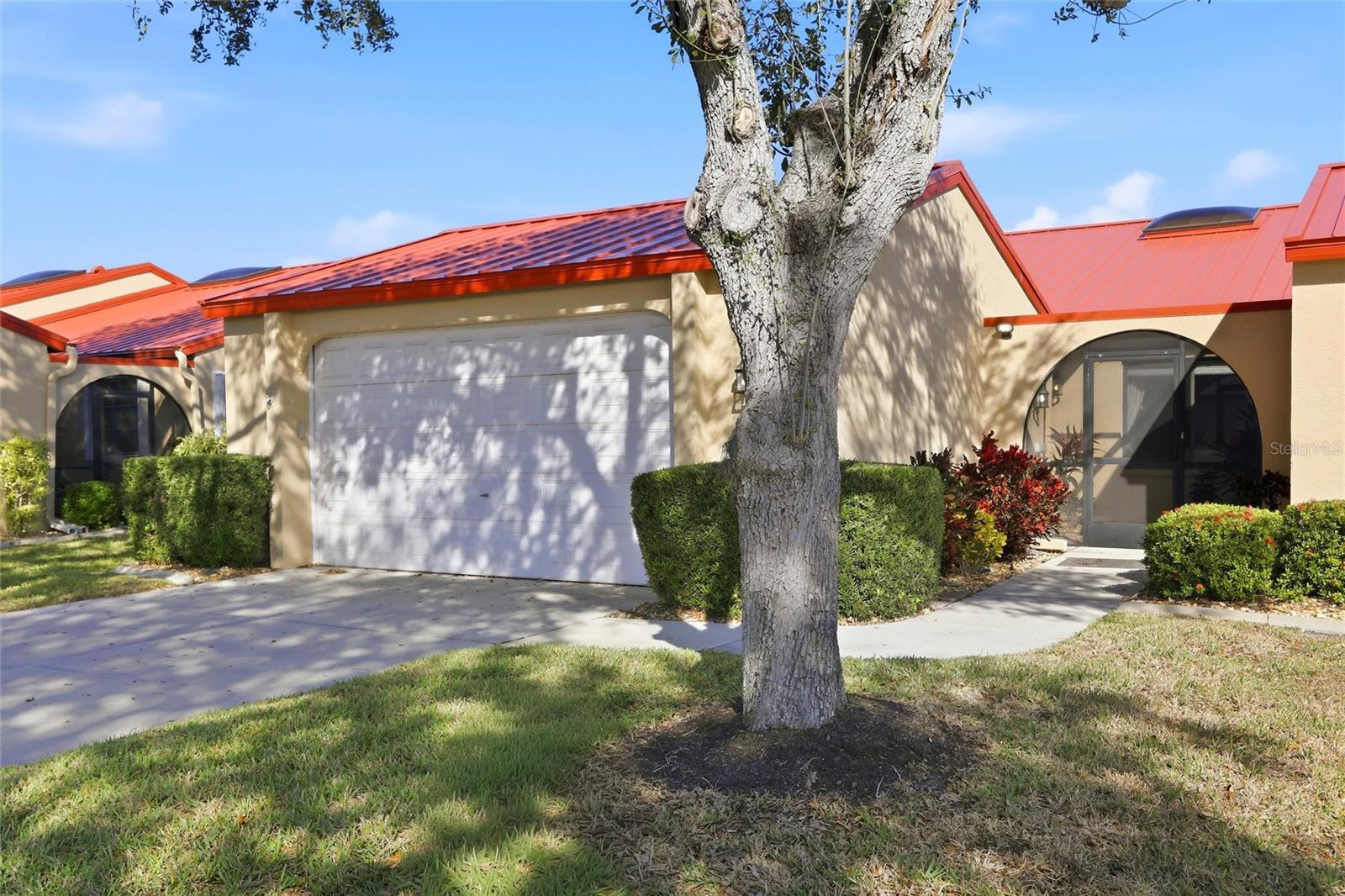 Listing photo id 0 for 1780 Deborah Drive 22