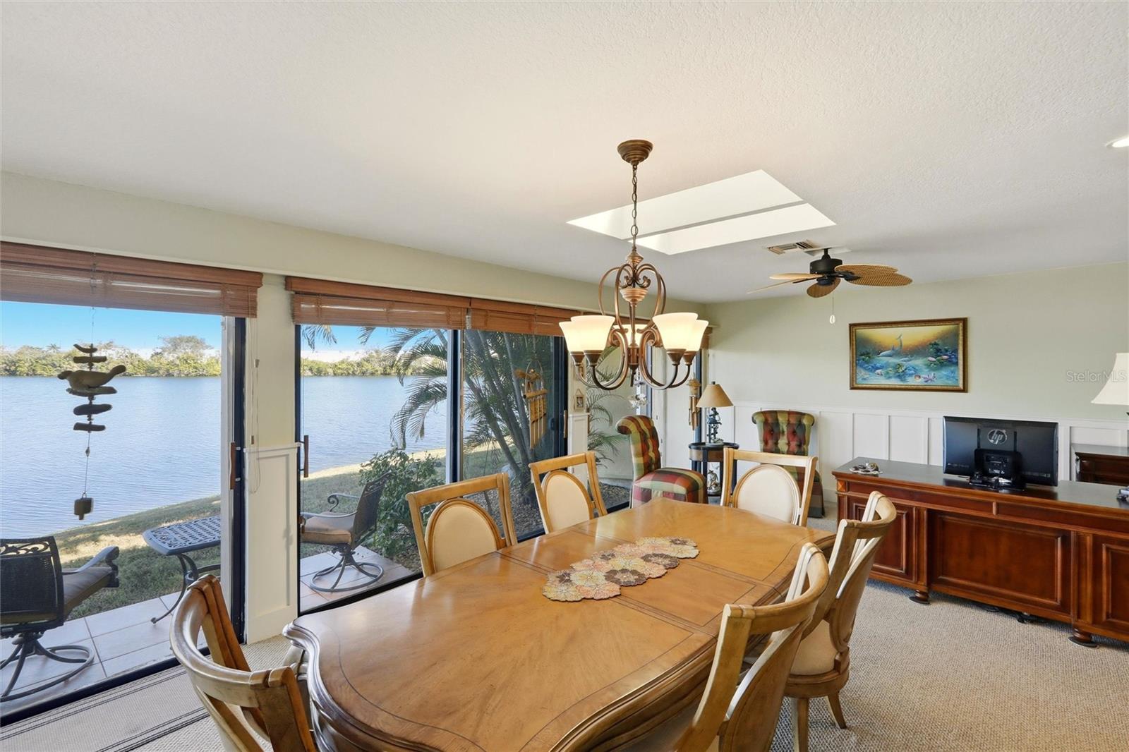 Listing photo id 29 for 1780 Deborah Drive 22