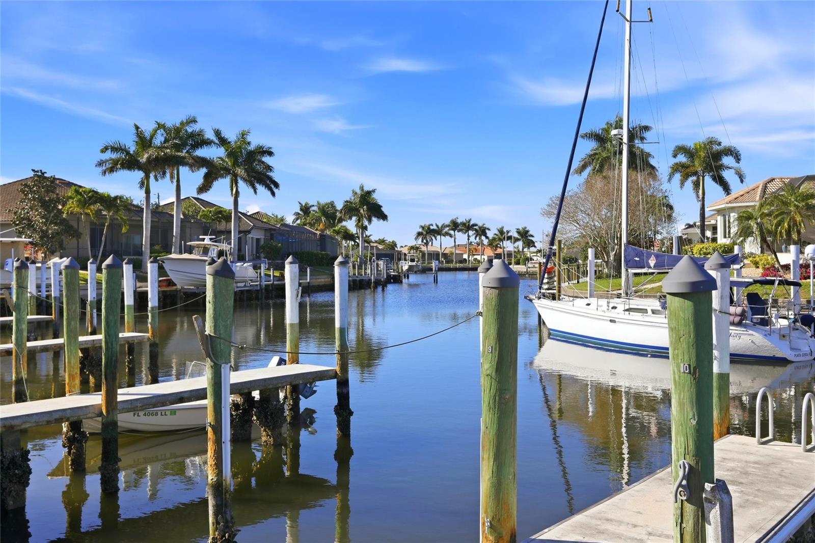 Listing photo id 33 for 1780 Deborah Drive 22