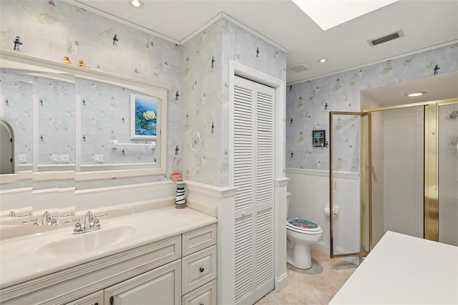 Listing photo id 51 for 1780 Deborah Drive 22