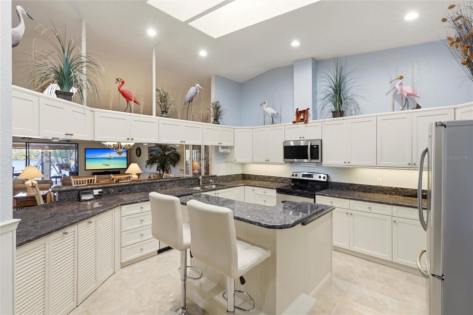 Listing photo id 6 for 1780 Deborah Drive 22