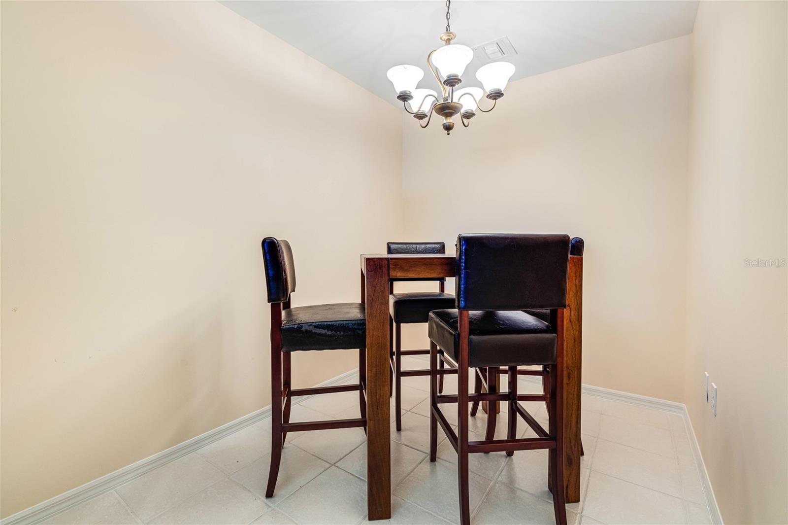 Image 19 of 49 For 14815 Laguna Drive 702