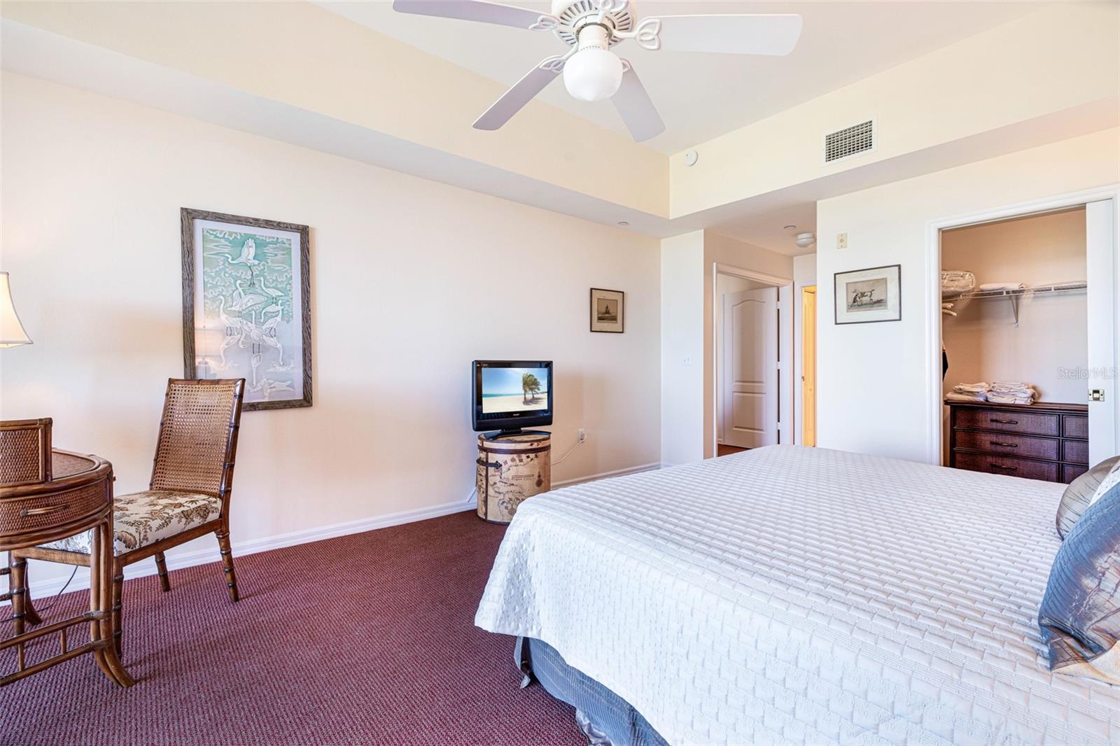 Image 26 of 49 For 14815 Laguna Drive 702