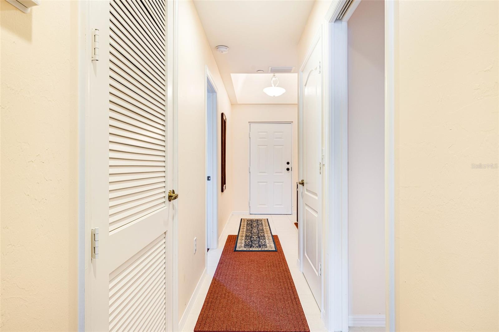 Image 4 of 49 For 14815 Laguna Drive 702