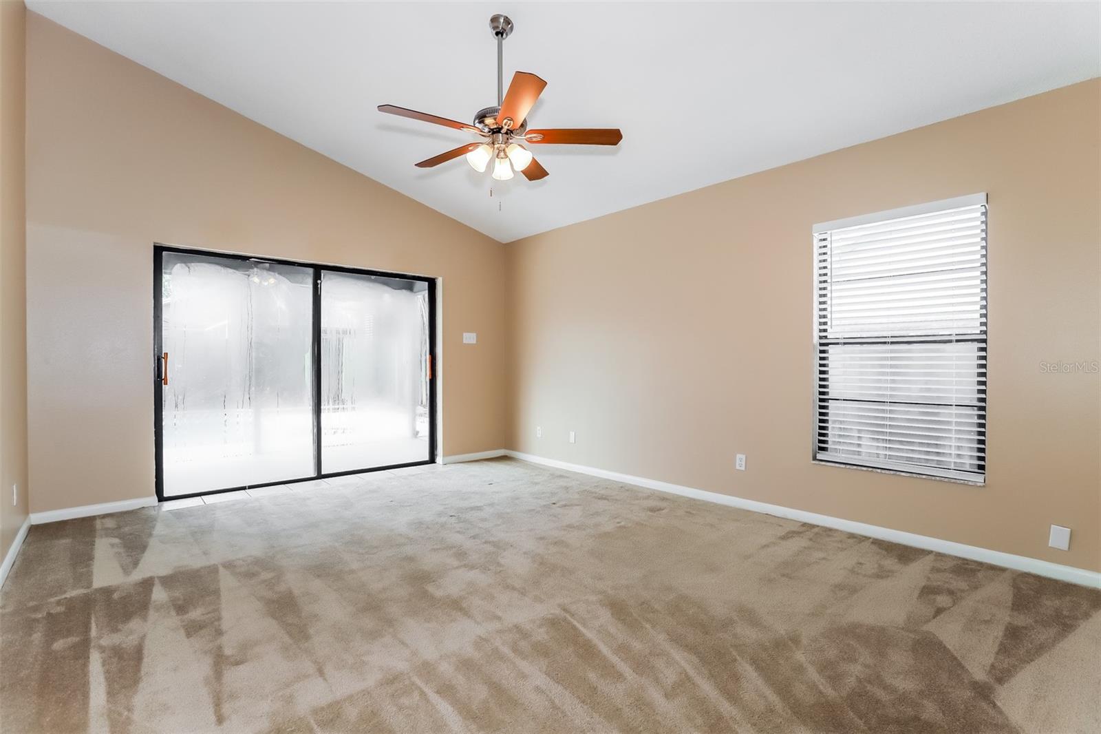 Listing photo id 8 for 1510 Attleboro Lane