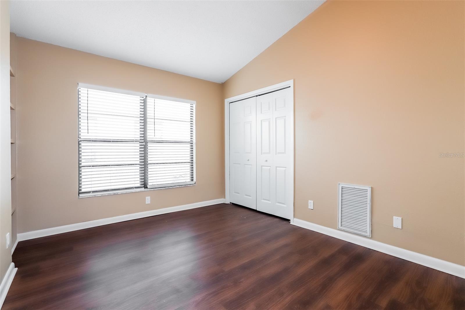 Listing photo id 10 for 1510 Attleboro Lane