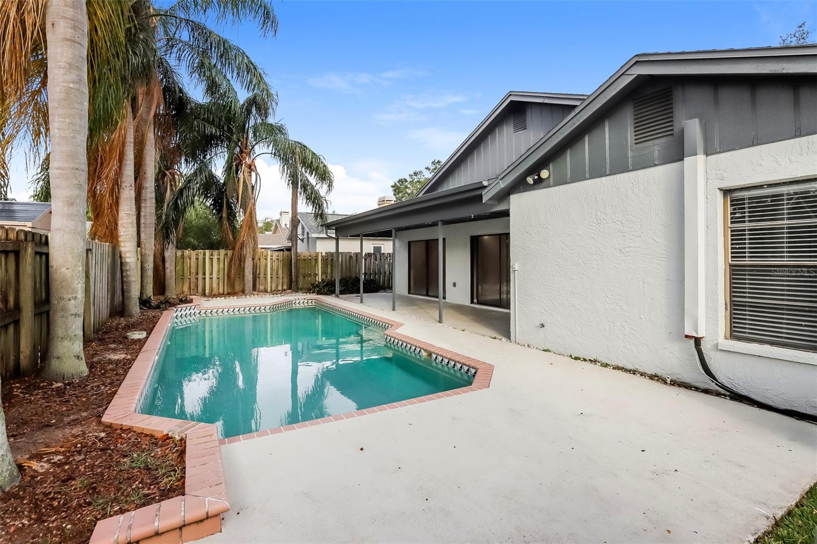 Listing photo id 13 for 1510 Attleboro Lane