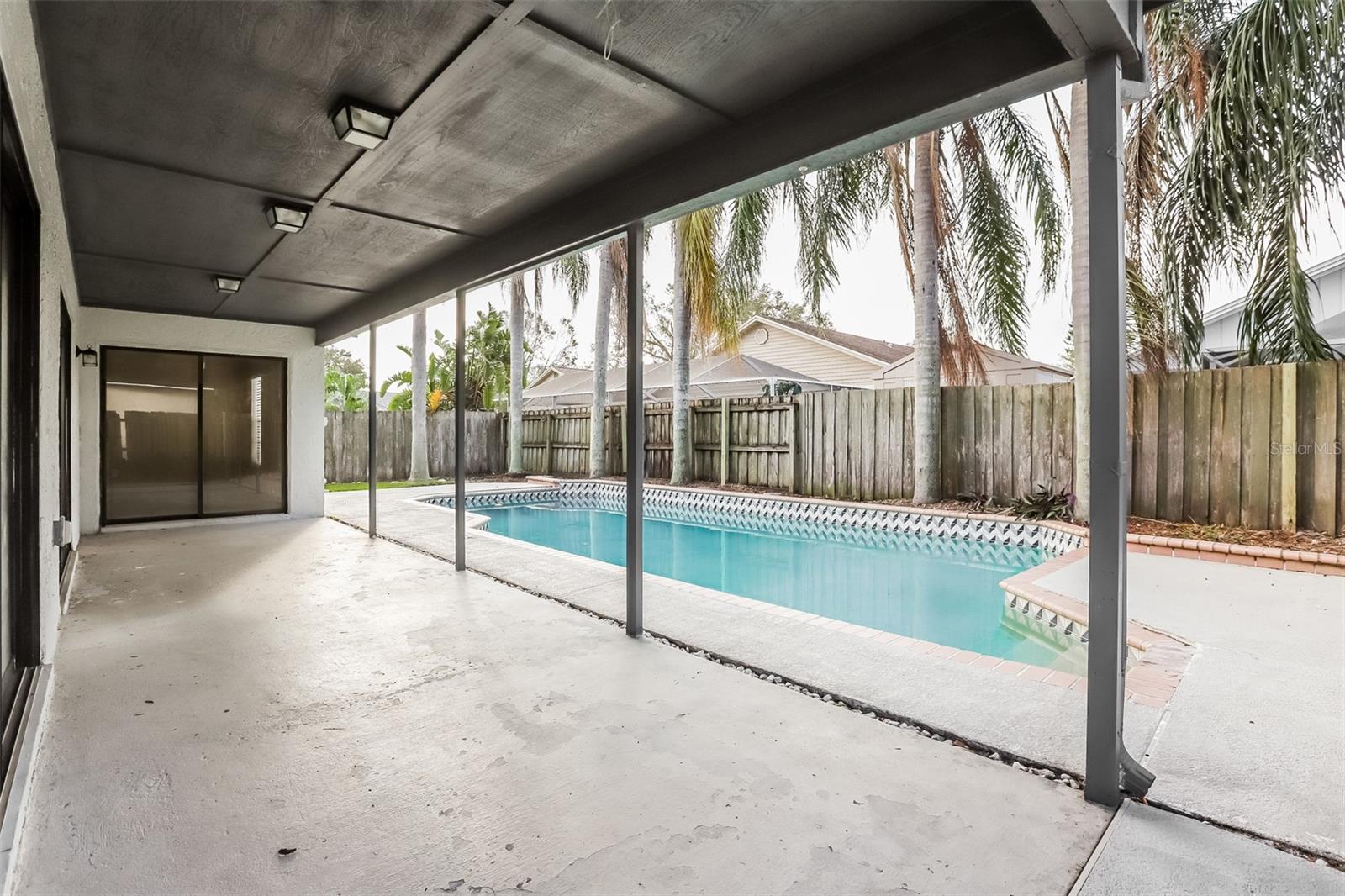 Listing photo id 7 for 1510 Attleboro Lane