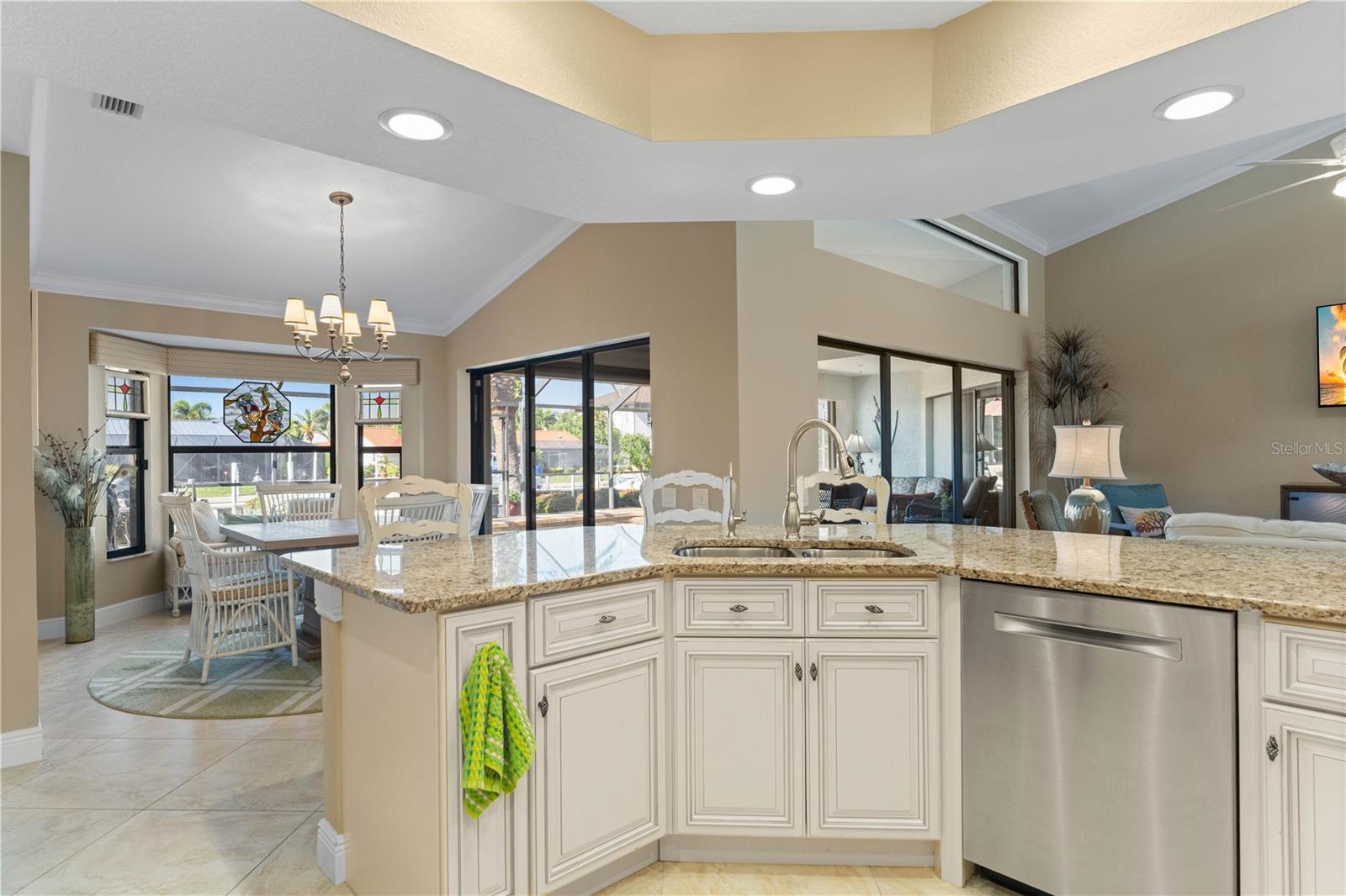 Image 28 of 59 For 2150 Palm Tree Drive