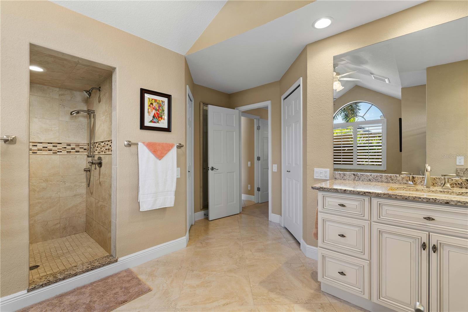 Image 35 of 59 For 2150 Palm Tree Drive