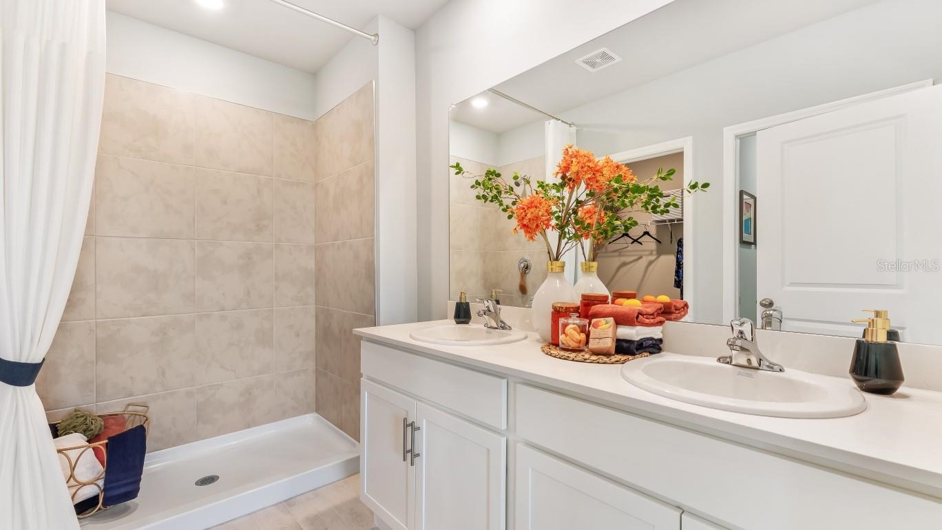 Image 17 of 29 For 9476 Sunbeam Circle