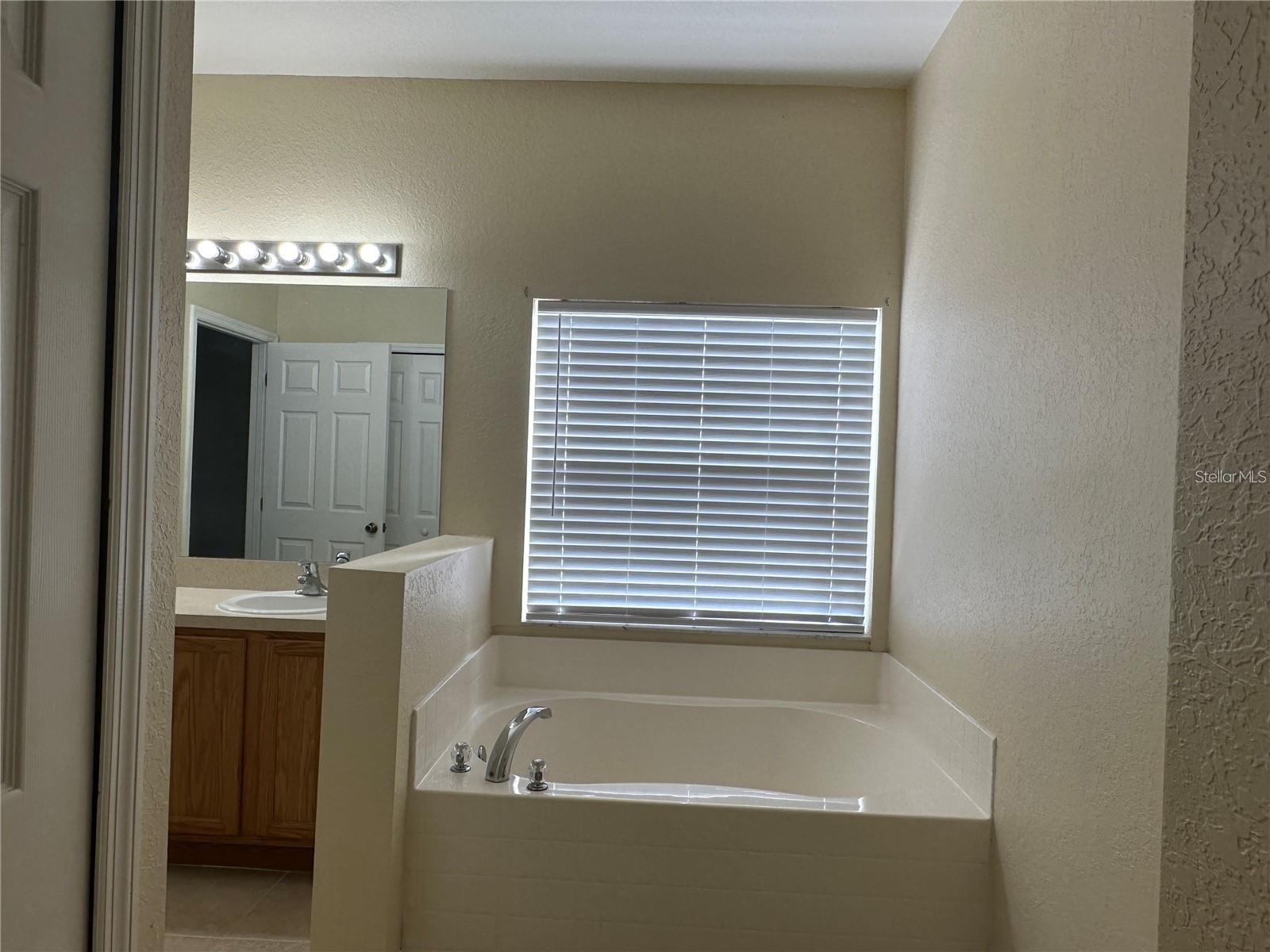 Image 20 of 23 For 2761 Shady Avenue