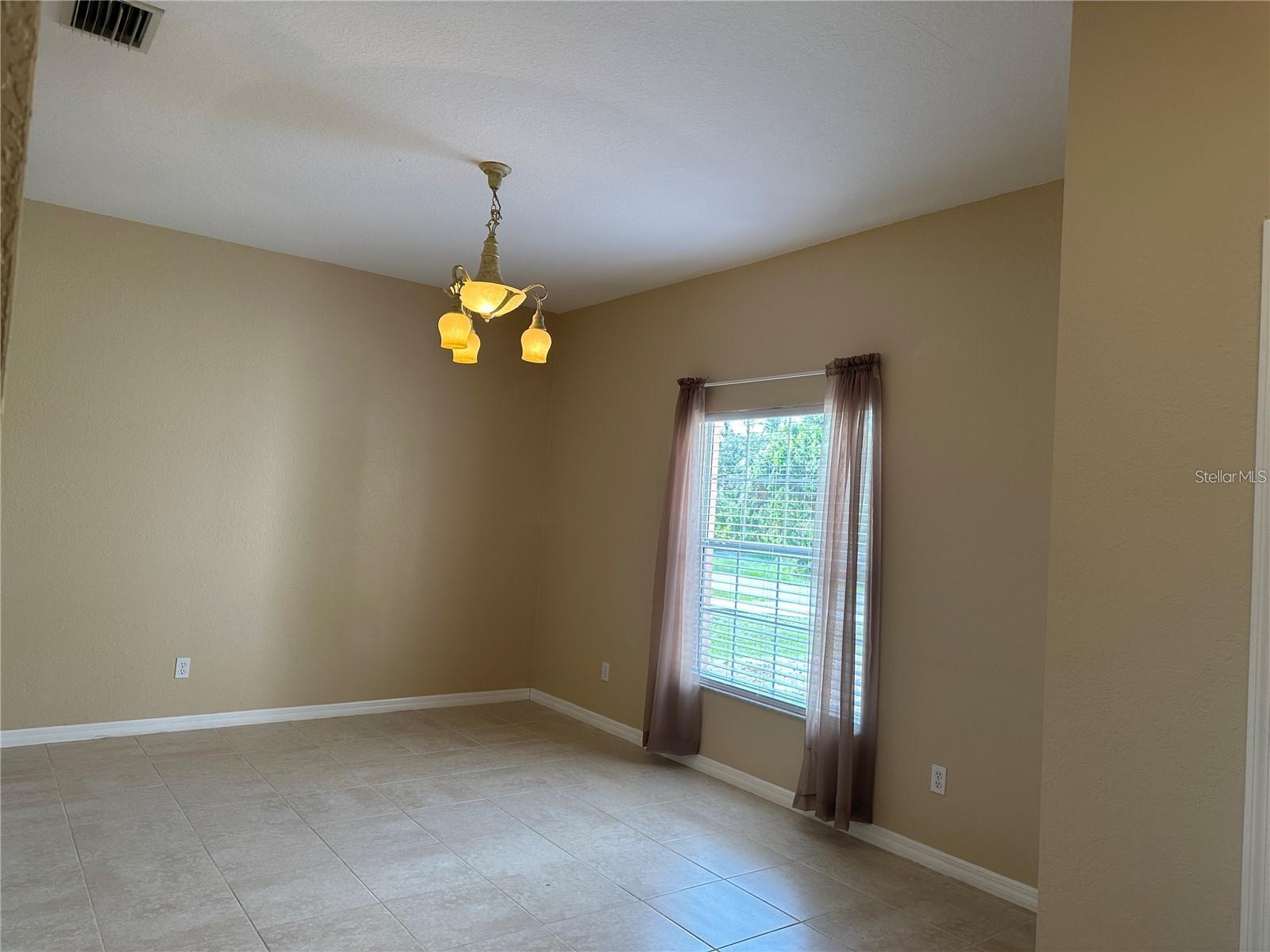 Image 4 of 23 For 2761 Shady Avenue