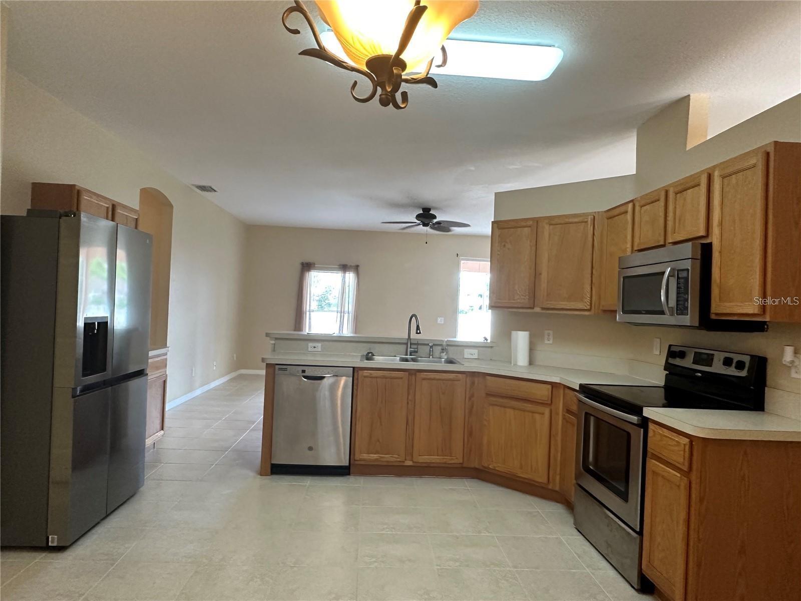 Image 9 of 23 For 2761 Shady Avenue