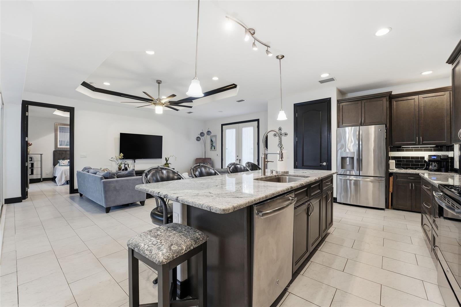 Listing photo id 9 for 200 Eppinger Drive