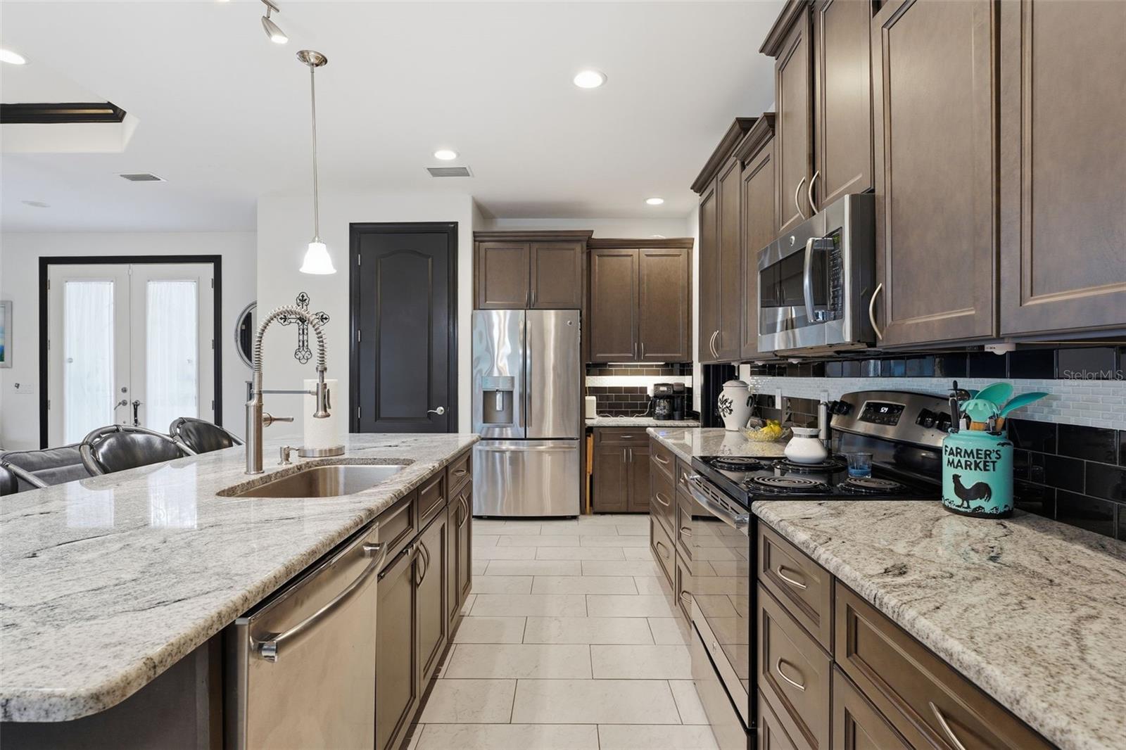 Listing photo id 10 for 200 Eppinger Drive