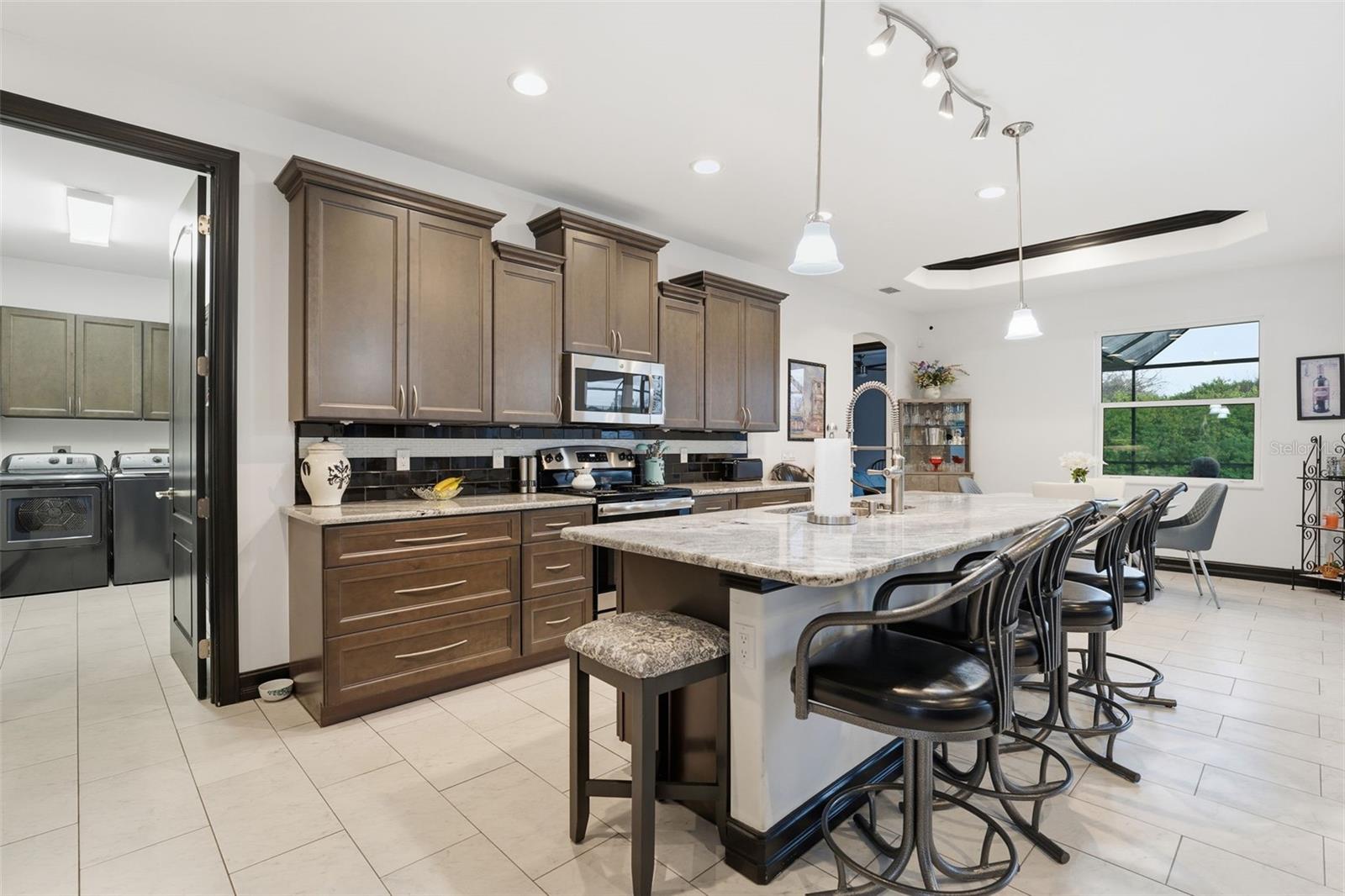 Listing photo id 12 for 200 Eppinger Drive