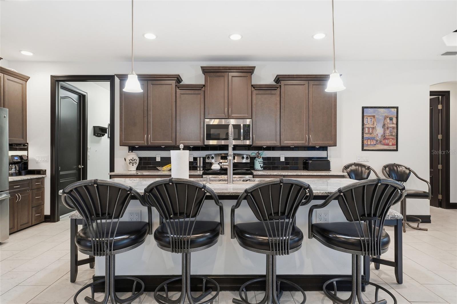 Listing photo id 14 for 200 Eppinger Drive