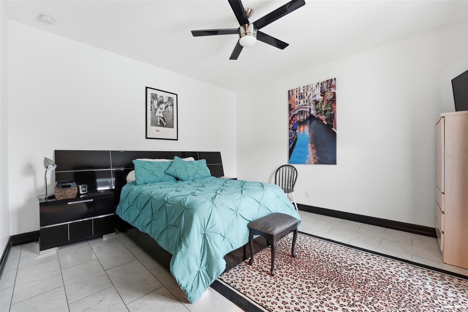 Listing photo id 24 for 200 Eppinger Drive