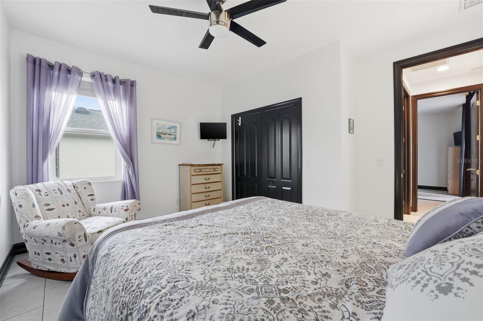 Listing photo id 27 for 200 Eppinger Drive