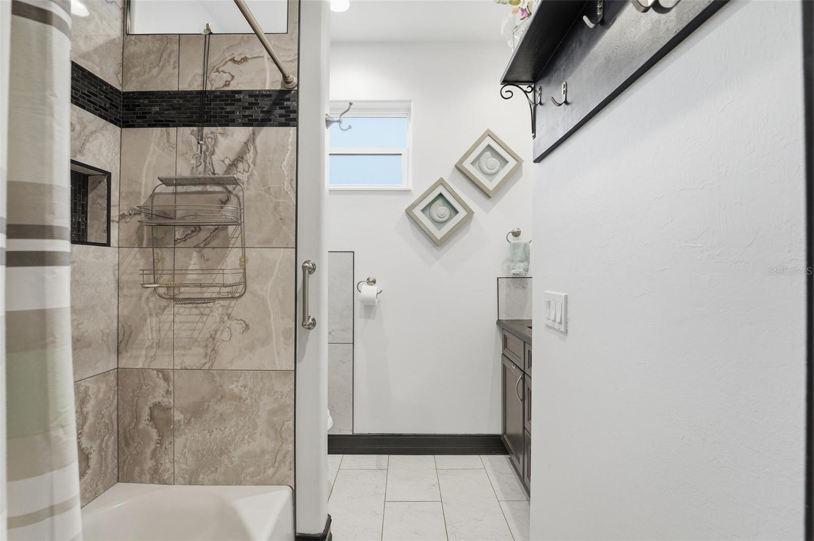 Listing photo id 28 for 200 Eppinger Drive