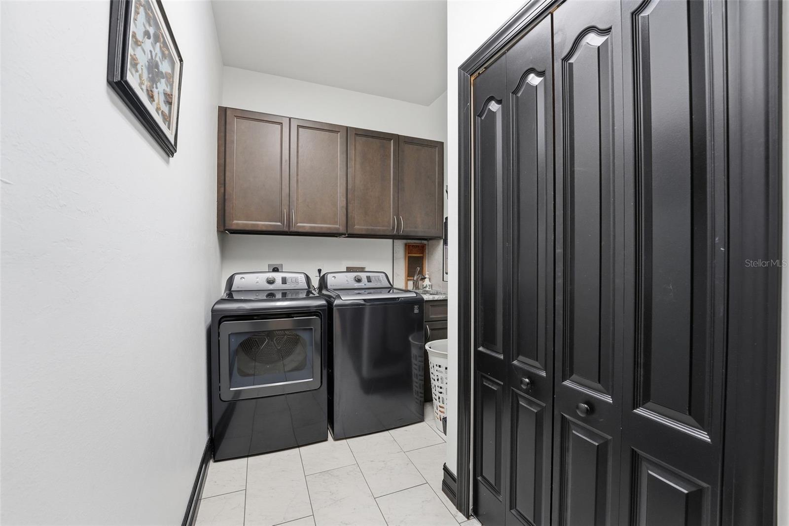 Listing photo id 30 for 200 Eppinger Drive