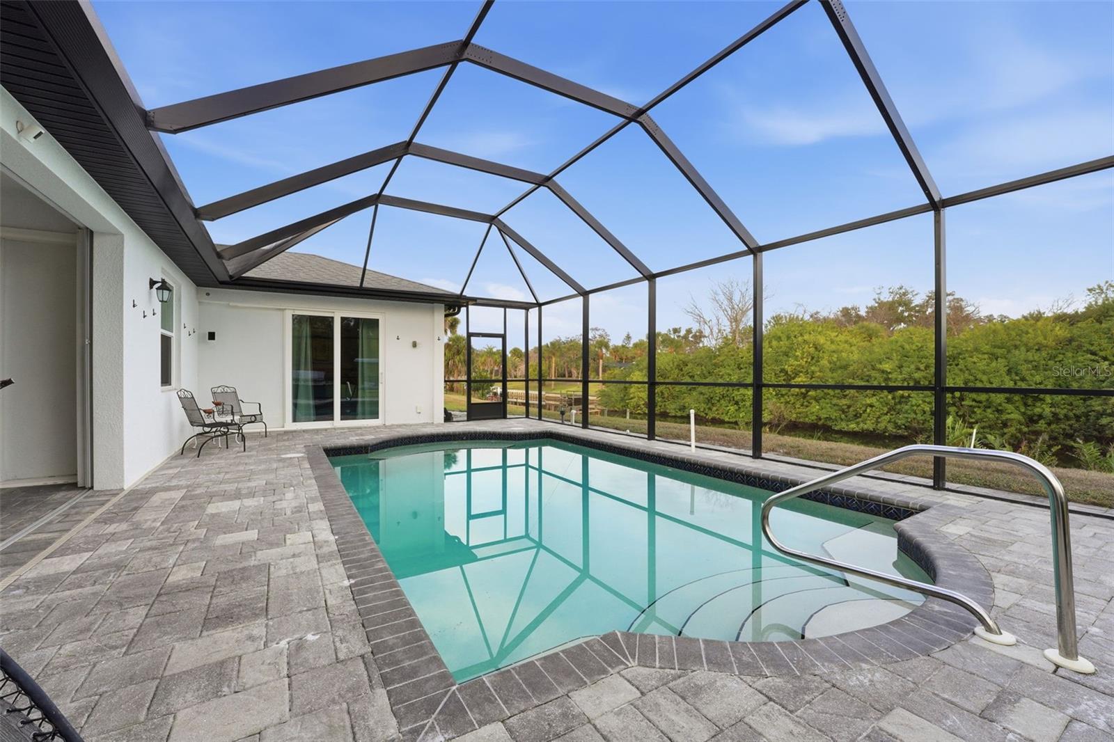 Listing photo id 35 for 200 Eppinger Drive