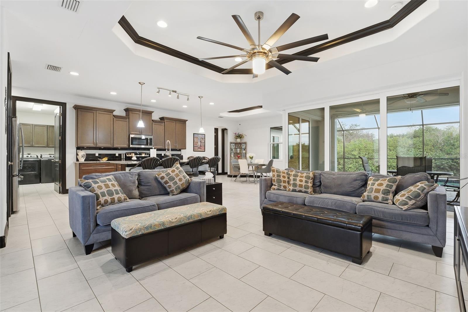 Listing photo id 3 for 200 Eppinger Drive