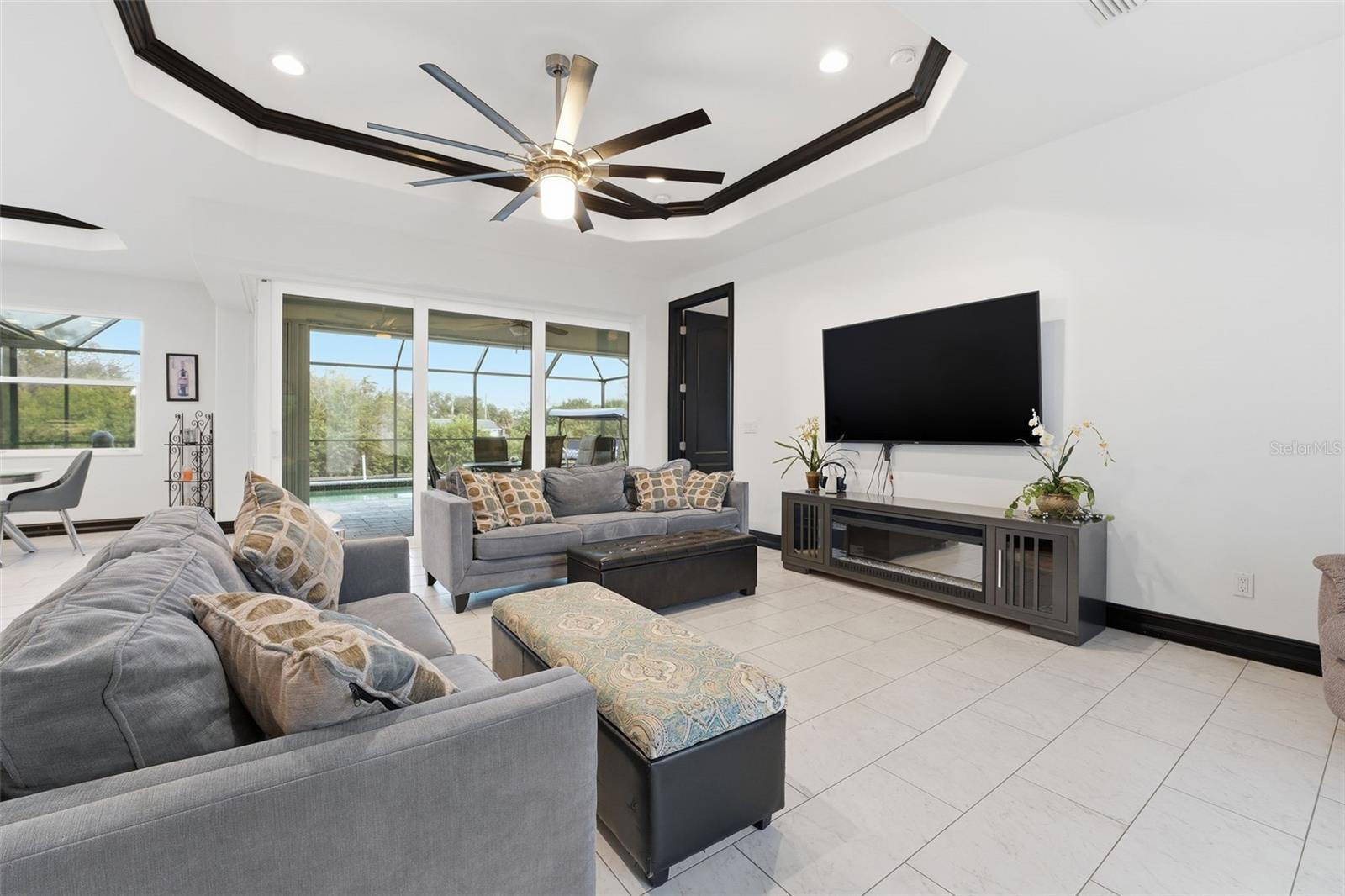 Listing photo id 4 for 200 Eppinger Drive